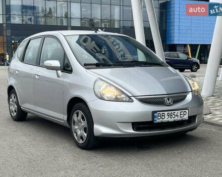 Серый Хонда Джаз, объемом двигателя 1.34 л и пробегом 218 тыс. км за 3990 $, фото 1 на Automoto.ua