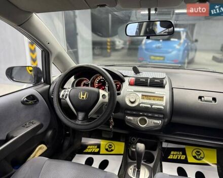 Хонда Джаз 2007 в Черновцах на Automoto.ua Серый Хонда Джаз, объемом двигателя 1.34 л и пробегом 227 тыс. км за 5800 $, фото 11 на Automoto.ua