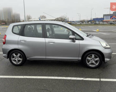Серый Хонда Джаз, объемом двигателя 1.34 л и пробегом 205 тыс. км за 4500 $, фото 12 на Automoto.ua
