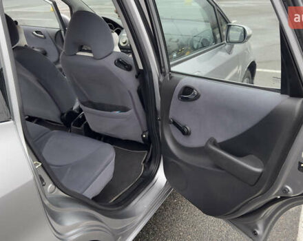 Серый Хонда Джаз, объемом двигателя 1.34 л и пробегом 205 тыс. км за 4500 $, фото 3 на Automoto.ua