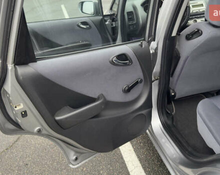 Серый Хонда Джаз, объемом двигателя 1.34 л и пробегом 205 тыс. км за 4500 $, фото 4 на Automoto.ua