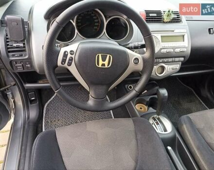 Серый Хонда Джаз, объемом двигателя 1.34 л и пробегом 240 тыс. км за 5400 $, фото 4 на Automoto.ua