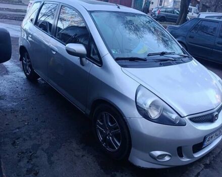 Серый Хонда Джаз, объемом двигателя 1.3 л и пробегом 200 тыс. км за 5500 $, фото 1 на Automoto.ua