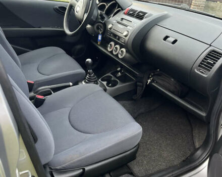 Серый Хонда Джаз, объемом двигателя 1.25 л и пробегом 195 тыс. км за 6500 $, фото 4 на Automoto.ua