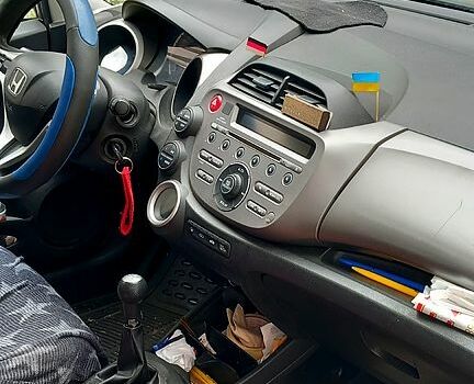 Серый Хонда Джаз, объемом двигателя 1.3 л и пробегом 160 тыс. км за 5500 $, фото 1 на Automoto.ua