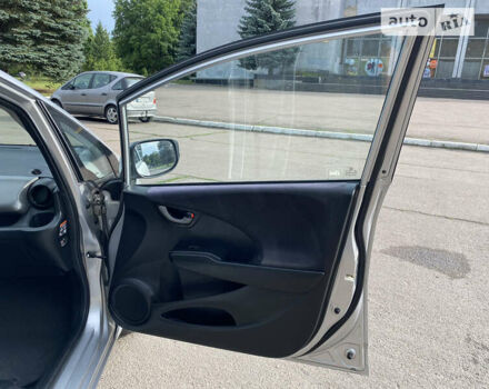 Серый Хонда Джаз, объемом двигателя 1.4 л и пробегом 250 тыс. км за 6300 $, фото 16 на Automoto.ua