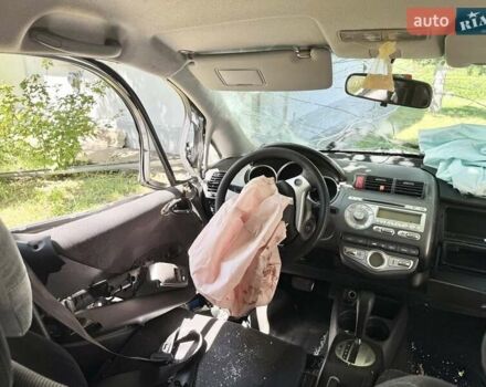 Серый Хонда Джаз, объемом двигателя 1.3 л и пробегом 273 тыс. км за 1500 $, фото 1 на Automoto.ua