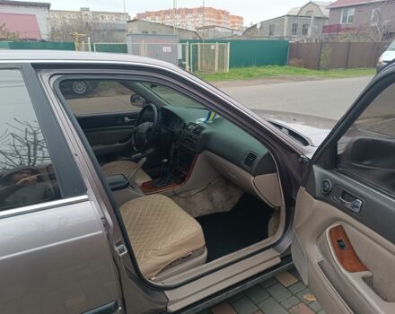 Коричневый Хонда Легенд, объемом двигателя 3.2 л и пробегом 200 тыс. км за 5500 $, фото 6 на Automoto.ua