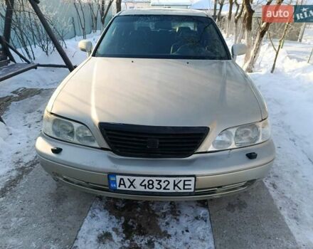 Желтый Хонда Легенд, объемом двигателя 3.5 л и пробегом 455 тыс. км за 3200 $, фото 1 на Automoto.ua