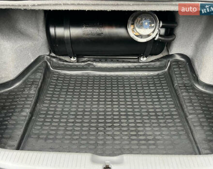 Серый Хонда Легенд, объемом двигателя 3.5 л и пробегом 390 тыс. км за 6700 $, фото 15 на Automoto.ua