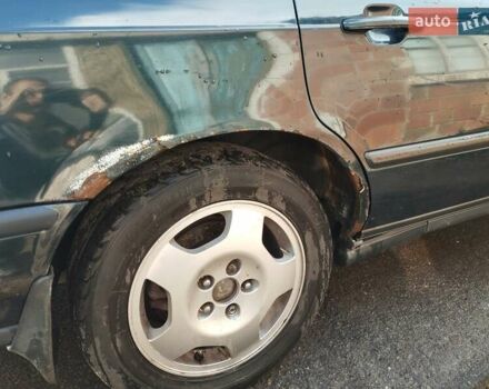 Зеленый Хонда Легенд, объемом двигателя 3.21 л и пробегом 500 тыс. км за 2200 $, фото 11 на Automoto.ua