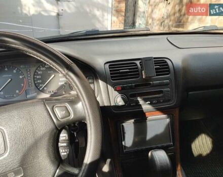 Зеленый Хонда Легенд, объемом двигателя 3.21 л и пробегом 500 тыс. км за 2200 $, фото 4 на Automoto.ua