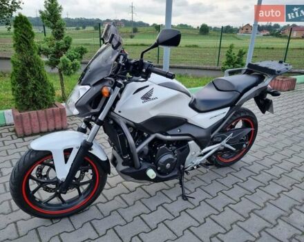 Белый Хонда NC 700S, объемом двигателя 0.7 л и пробегом 23 тыс. км за 6500 $, фото 5 на Automoto.ua