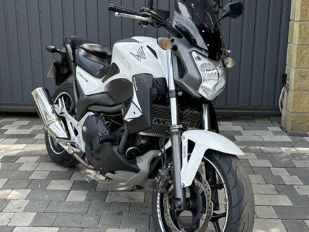Хонда NC 700S 2012 у Новомосковске на Automoto.ua Білий Хонда NC 700S, об'ємом двигуна 0.7 л та пробігом 37 тис. км за 5800 $, фото 1 на Automoto.ua