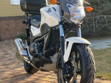 Белый Хонда NC 700S, объемом двигателя 0 л и пробегом 35 тыс. км за 5850 $, фото 1 на Automoto.ua