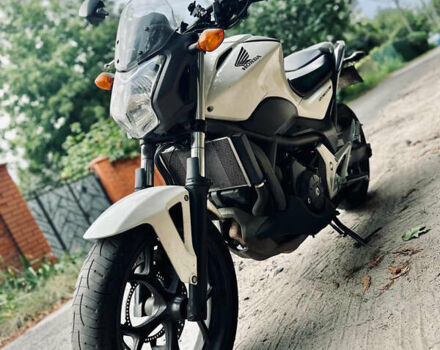 Белый Хонда NC 700S, объемом двигателя 0.7 л и пробегом 18 тыс. км за 6500 $, фото 1 на Automoto.ua