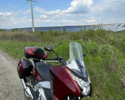 Красный Хонда NC 700S, объемом двигателя 0.7 л и пробегом 30 тыс. км за 5700 $, фото 4 на Automoto.ua