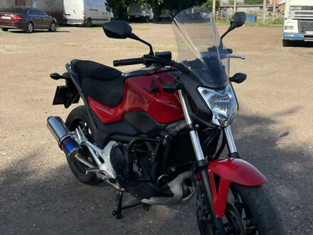 Хонда NC 700S 2014 в Прилуках на Automoto.ua Красный Хонда NC 700S, объемом двигателя 0.7 л и пробегом 14 тыс. км за 5800 $, фото 1 на Automoto.ua
