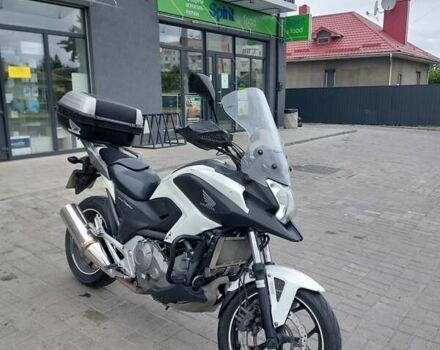 Белый Хонда NC 700X, объемом двигателя 0.67 л и пробегом 44 тыс. км за 5100 $, фото 1 на Automoto.ua