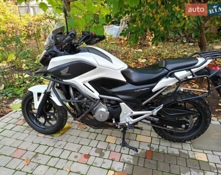 Белый Хонда NC 700X, объемом двигателя 0.7 л и пробегом 13 тыс. км за 5000 $, фото 3 на Automoto.ua