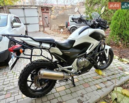 Белый Хонда NC 700X, объемом двигателя 0.7 л и пробегом 13 тыс. км за 5000 $, фото 6 на Automoto.ua