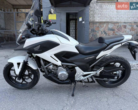 Белый Хонда NC 700X, объемом двигателя 0.7 л и пробегом 24 тыс. км за 6500 $, фото 1 на Automoto.ua