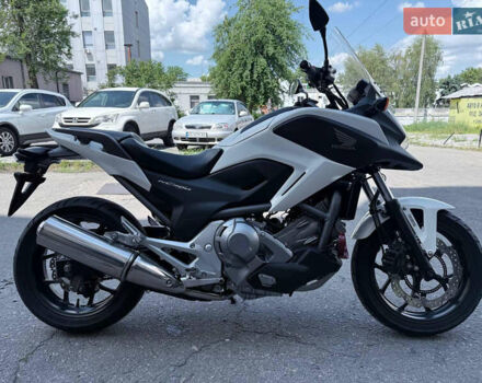 Белый Хонда NC 700X, объемом двигателя 0.7 л и пробегом 24 тыс. км за 6500 $, фото 5 на Automoto.ua