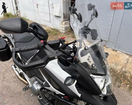 Белый Хонда NC 700X, объемом двигателя 0.7 л и пробегом 37 тыс. км за 6800 $, фото 4 на Automoto.ua