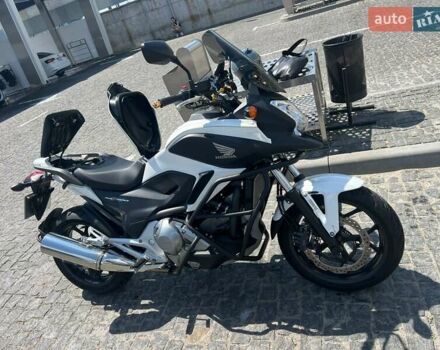 Хонда NC 700X 2014 в Киеве на Automoto.ua Белый Хонда NC 700X, объемом двигателя 0.67 л и пробегом 25 тыс. км за 6750 $, фото 7 на Automoto.ua