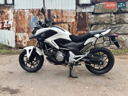 Хонда NC 700X 2012 у Харкові на Automoto.ua Білий Хонда NC 700X, об'ємом двигуна 0.66 л та пробігом 38 тис. км за 6200 $, фото 1 на Automoto.ua
