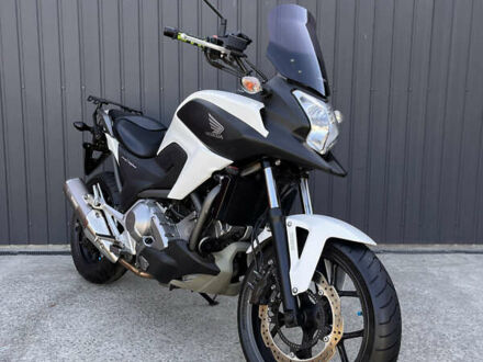 Хонда NC 700X 2012 у Марганце на Automoto.ua Білий Хонда NC 700X, об'ємом двигуна 0.7 л та пробігом 32 тис. км за 7000 $, фото 1 на Automoto.ua