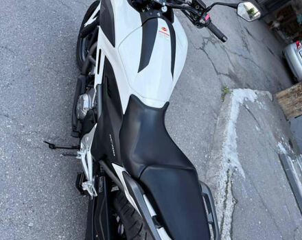 Белый Хонда NC 700X, объемом двигателя 0.7 л и пробегом 24 тыс. км за 6500 $, фото 1 на Automoto.ua