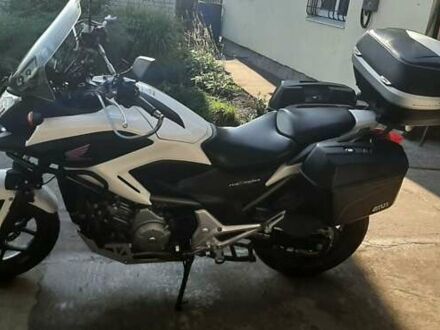 Белый Хонда NC 700X, объемом двигателя 0 л и пробегом 20 тыс. км за 7000 $, фото 1 на Automoto.ua