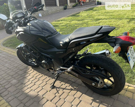 Чорний Хонда NC 700X, об'ємом двигуна 0.67 л та пробігом 7 тис. км за 6500 $, фото 2 на Automoto.ua