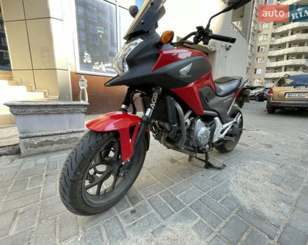 Красный Хонда NC 700X, объемом двигателя 0.7 л и пробегом 28 тыс. км за 5300 $, фото 2 на Automoto.ua