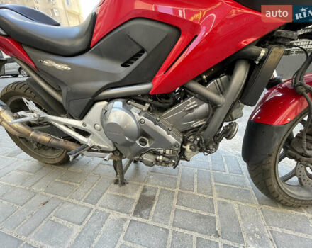 Красный Хонда NC 700X, объемом двигателя 0.7 л и пробегом 28 тыс. км за 5300 $, фото 4 на Automoto.ua