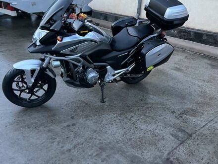 Хонда NC 700X 2013 в Кривом Роге на Automoto.ua Хонда NC 700X, объемом двигателя 0 л и пробегом 19 тыс. км за 7200 $, фото 1 на Automoto.ua