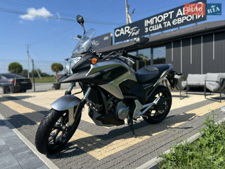 Хонда NC 700X 2016 у Львові на Automoto.ua Сірий Хонда NC 700X, об'ємом двигуна 0.65 л та пробігом 1 тис. км за 7500 $, фото 1 на Automoto.ua