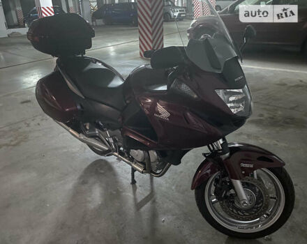 Красный Хонда NT 700V, объемом двигателя 0.7 л и пробегом 24 тыс. км за 6200 $, фото 1 на Automoto.ua