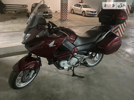 Червоний Хонда NT 700V, об'ємом двигуна 0.7 л та пробігом 24 тис. км за 6200 $, фото 1 на Automoto.ua