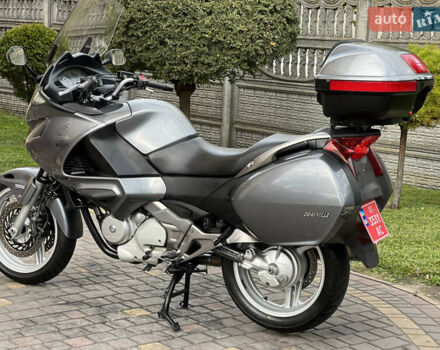 Серый Хонда NT 700V, объемом двигателя 0.7 л и пробегом 38 тыс. км за 5550 $, фото 5 на Automoto.ua