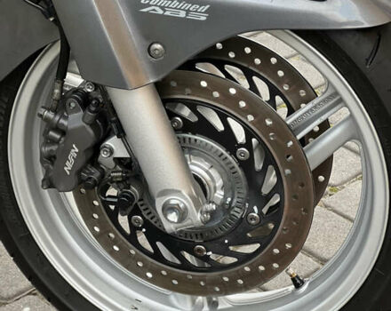 Серый Хонда NT 700V, объемом двигателя 0.7 л и пробегом 38 тыс. км за 5550 $, фото 7 на Automoto.ua