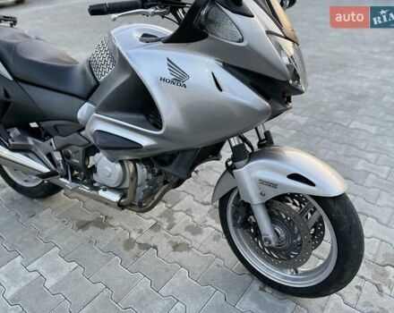 Серый Хонда NT 700V, объемом двигателя 0.68 л и пробегом 83 тыс. км за 5600 $, фото 8 на Automoto.ua