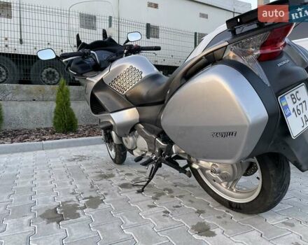 Серый Хонда NT 700V, объемом двигателя 0.68 л и пробегом 83 тыс. км за 5600 $, фото 7 на Automoto.ua