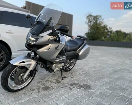 Серый Хонда NT 700V, объемом двигателя 0.68 л и пробегом 83 тыс. км за 5600 $, фото 1 на Automoto.ua
