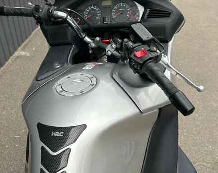 Серый Хонда NT 700V, объемом двигателя 0.68 л и пробегом 6 тыс. км за 8200 $, фото 8 на Automoto.ua