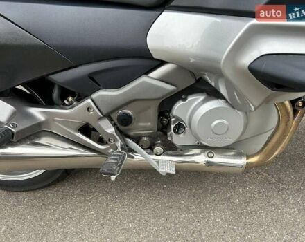 Серый Хонда NT 700V, объемом двигателя 0.68 л и пробегом 6 тыс. км за 8200 $, фото 9 на Automoto.ua