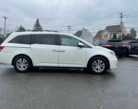 Белый Хонда Одиссей, объемом двигателя 3.5 л и пробегом 72 тыс. км за 9000 $, фото 3 на Automoto.ua