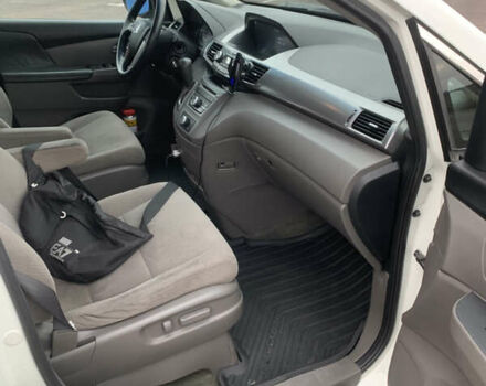 Белый Хонда Одиссей, объемом двигателя 3.47 л и пробегом 220 тыс. км за 14999 $, фото 14 на Automoto.ua