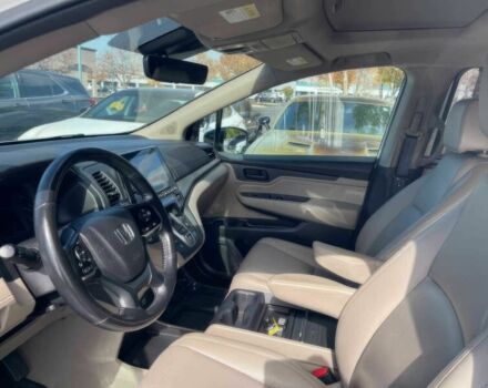 Белый Хонда Одиссей, объемом двигателя 3.5 л и пробегом 37 тыс. км за 20000 $, фото 6 на Automoto.ua